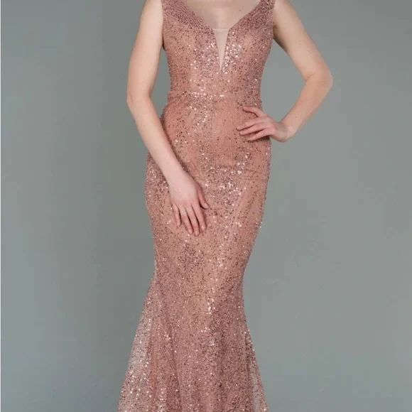 Dresses for anything - Picture 3 of 3